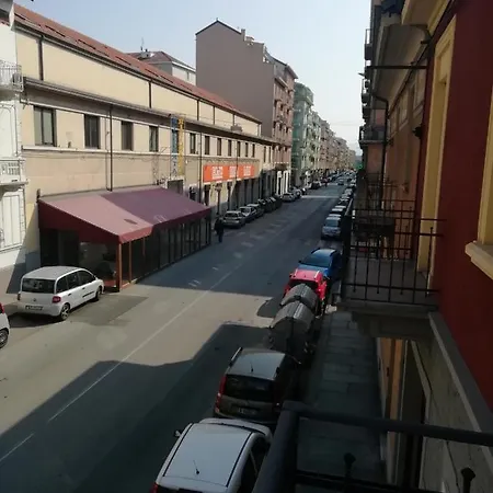 Casa Frejus . Comodo Al Centro E Al Politecnico Bus 33 E 42 Lägenhet *