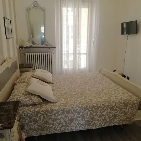 Daire Casa Frejus . Comodo Al Centro E Al Politecnico Bus 33 E 42 Torino